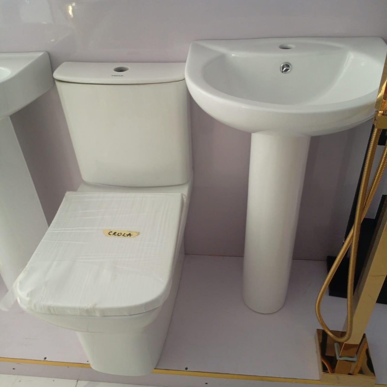 Kingshome Modern White Curved Water Closet with Pedestal Basin
